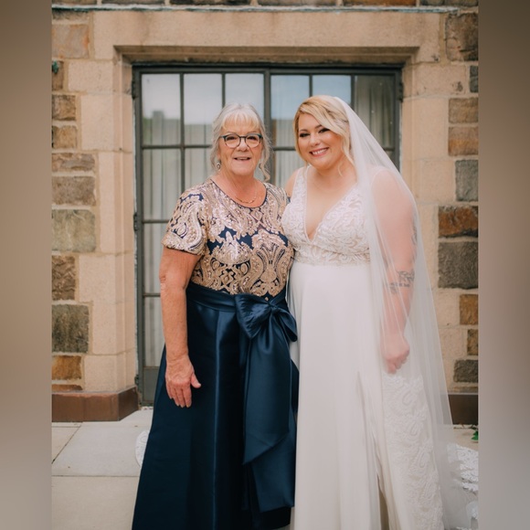 R&M Richards Dresses & Skirts - Formal Gown Navy & Gold